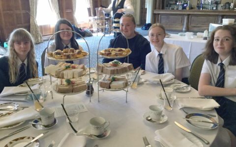 Students experience fine dining at Ye Olde Bell