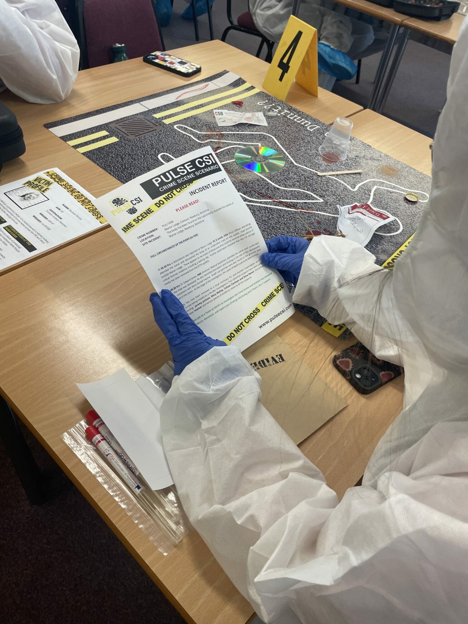 Post 16 students' CSI workshop - Tuxford Academy